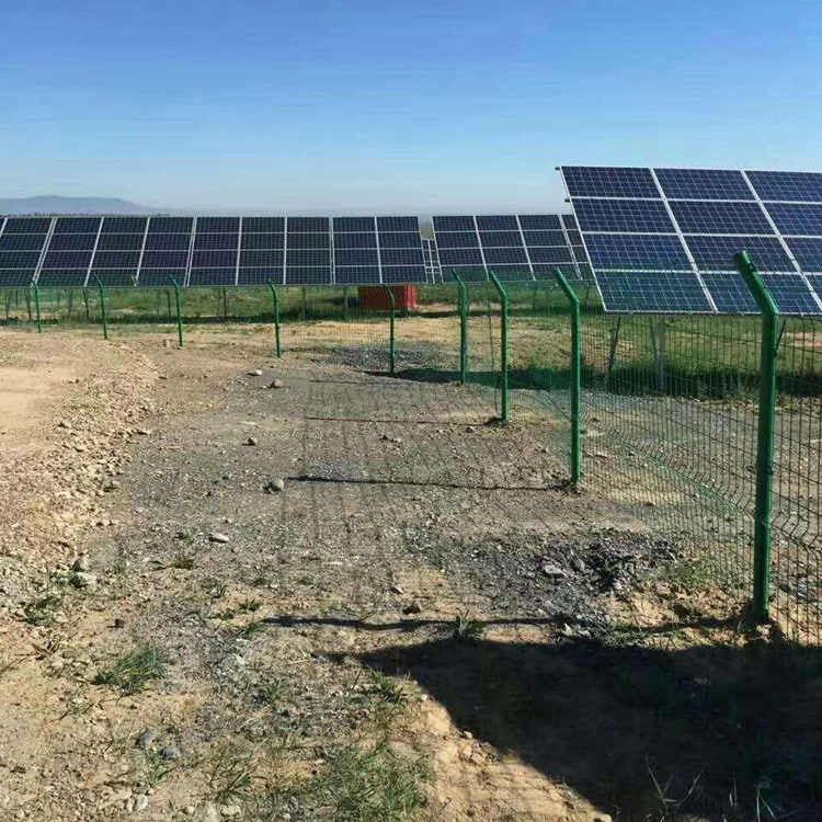 太陽能發(fā)電場區(qū)圍欄標(biāo)準圖片4