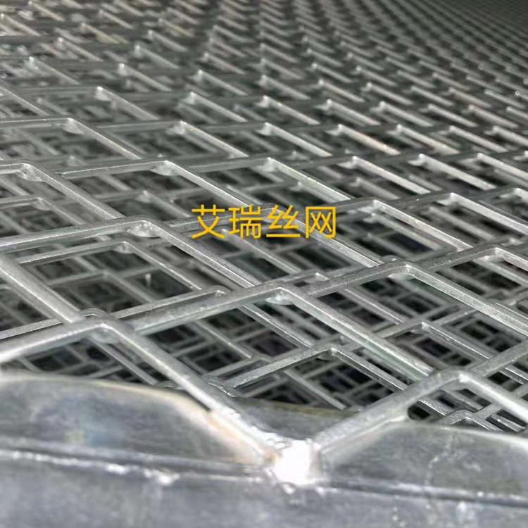 公路防眩網(wǎng)預(yù)埋立柱結(jié)構(gòu)和優(yōu)點(diǎn)圖片3