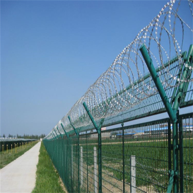 衡水民用機(jī)場圍欄網(wǎng)安裝效果圖片3