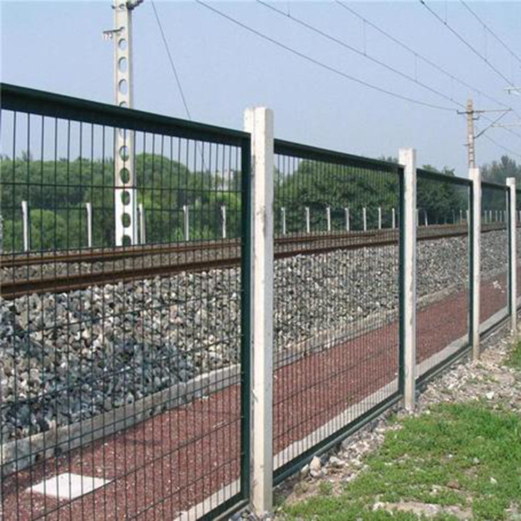 江蘇重點工程組裝式鐵路防護柵欄施工完畢圖片2